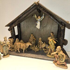 Gorgeous, 13 figure, Vintage, FONTANINI (5 Inch) Nativity scene with Creche